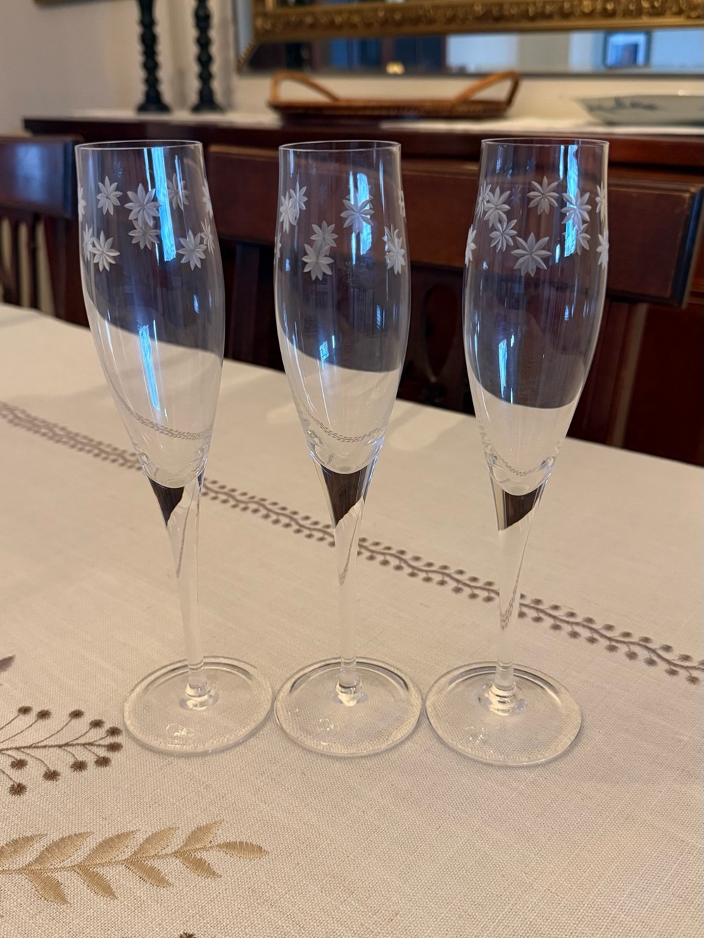 RARE Tiffany & Co. Clear Etched Floral Champagne Flutes with Blue Box set of 3 - Picture 3 of 6